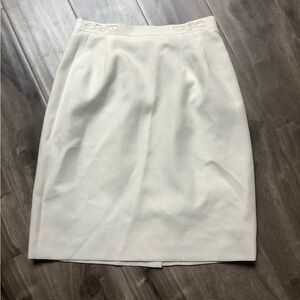 EUC, off-white color pencil skirt